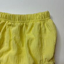Load image into Gallery viewer, Girls yellow, lightweight nappy cover / bloomers, EUC, size 000,  