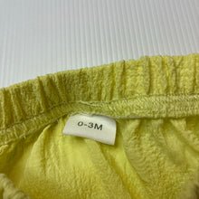 Load image into Gallery viewer, Girls yellow, lightweight nappy cover / bloomers, EUC, size 000,  