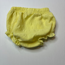 Load image into Gallery viewer, Girls yellow, lightweight nappy cover / bloomers, EUC, size 000,  