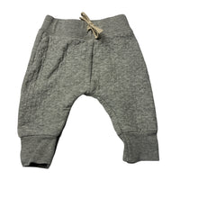 Load image into Gallery viewer, Unisex Country Road, grey marle quilted bottoms / pants, small light mark, FUC, size 000,  