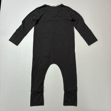 Load image into Gallery viewer, Unisex Bonds, soft stretchy zip WONDERGROW romper, EUC, size 0,  