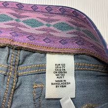 Load image into Gallery viewer, Girls H&amp;M, lightweight stretchy denim shorts, elasticated, GUC, size 7,  