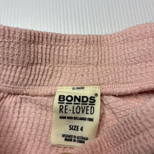Load image into Gallery viewer, Girls Bonds, RE-LOVED waffle cotton shorts, elasticated, GUC, size 4,  