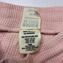 Load image into Gallery viewer, Girls Bonds, RE-LOVED waffle cotton shorts, elasticated, GUC, size 4,  
