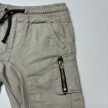 Load image into Gallery viewer, Boys Anko, grey casual shorts, elasticated, EUC, size 2,  