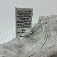 Load image into Gallery viewer, Unisex Target, stretchy tee / top, giraffe, EUC, size 000,  