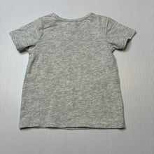 Load image into Gallery viewer, Unisex Target, stretchy tee / top, giraffe, EUC, size 000,  
