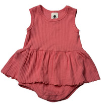 Load image into Gallery viewer, Girls Dymples, ribbed stretchy romper, EUC, size 00,  