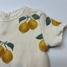 Load image into Gallery viewer, Girls HEMA, stretchy waffle top, lemons, EUC, size 0,  