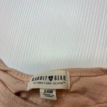 Load image into Gallery viewer, Girls RABBIT + BEAR, organic cotton top, rainbows, EUC, size 2,  