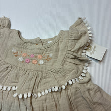 Load image into Gallery viewer, Girls Dymples, embroidered crinkle cotton top, NEW, size 00,  