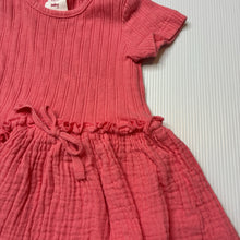 Load image into Gallery viewer, Girls Seed, pink ribbed / crinkle cotton dress, EUC, size 000, L: 35cm
