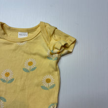 Load image into Gallery viewer, Girls Baby Berry, soft cotton bodysuit / romper, daisies, EUC, size 000,  