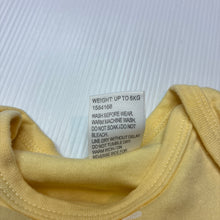 Load image into Gallery viewer, Girls Baby Berry, soft cotton bodysuit / romper, daisies, EUC, size 000,  