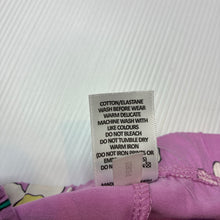 Load image into Gallery viewer, Girls Target, floral stretchy bike shorts, EUC, size 5,  