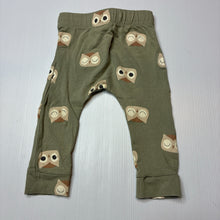 Load image into Gallery viewer, Unisex Baby Berry, stretchy leggings / bottoms, owls, FUC, size 0,  