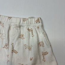 Load image into Gallery viewer, Unisex Dymples, stretchy shorts, jungle animals, GUC, size 000,  