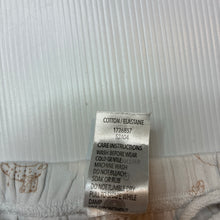Load image into Gallery viewer, Unisex Dymples, stretchy shorts, jungle animals, GUC, size 000,  