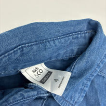 Load image into Gallery viewer, Girls Kids &amp; Co, chambray cotton shirt dress, mark right cuff, FUC, size 4, L: 53cm