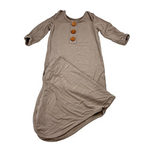 Load image into Gallery viewer, Unisex CADEN LANE, soft feel stretchy bamboo blend sleepsack / gown, EUC, size 0000-000,  