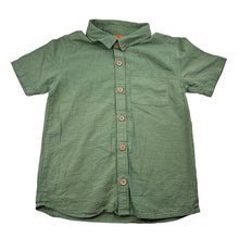 Load image into Gallery viewer, Boys Tilt, lightweight crinkle cotton short sleeve shirt, GUC, size 6,  