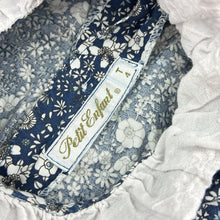 Load image into Gallery viewer, Girls Petit Enfant, navy &amp; white floral long sleeve top, GUC, size 4,  
