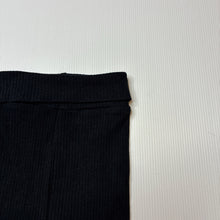 Load image into Gallery viewer, Unisex Baby Berry, black ribbed footed leggings / bottoms, EUC, size 00,  