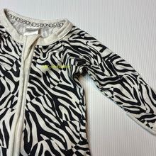 Load image into Gallery viewer, Unisex Bonds, zip wondersuit / zippy / romper, GUC, size 0000,  