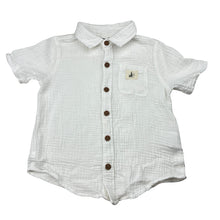 Load image into Gallery viewer, Boys Cotton On, white crinkle cotton short sleeve shirt, EUC, size 5,  