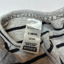 Load image into Gallery viewer, Unisex Bonds, ribbed zip wondersuit / zippy / romper, GUC, size 000,  
