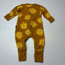 Load image into Gallery viewer, Unisex Bonds, zip wondersuit / zippy / romper, GUC, size 000,  
