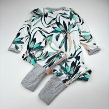 Load image into Gallery viewer, Unisex Bonds, zip wondersuit / zippy / romper, FUC, size 2,  