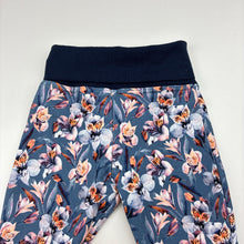 Load image into Gallery viewer, Girls O.A.K WEAR, stretchy floral leggings, EUC, size 0,  