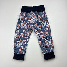 Load image into Gallery viewer, Girls O.A.K WEAR, stretchy floral leggings, EUC, size 0,  