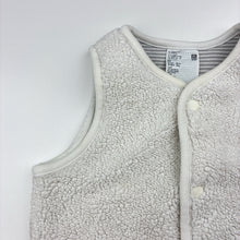 Load image into Gallery viewer, Unisex Uniqlo, cotton lined fleece vest, GUC, size 00,  