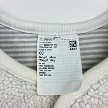 Load image into Gallery viewer, Unisex Uniqlo, cotton lined fleece vest, GUC, size 00,  