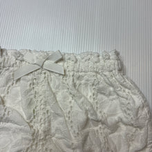 Load image into Gallery viewer, Girls Dymples, white cotton blend broderie bloomers, elasticated, EUC, size 000,  