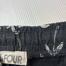Load image into Gallery viewer, Unisex Cotton On, casual shorts, elasticated, palm trees, GUC, size 4,  