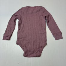Load image into Gallery viewer, Unisex Lily &amp; Dan, mauve cotton ribbed long sleeve bodysuit, EUC, size 00,  