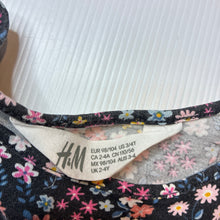 Load image into Gallery viewer, Girls H&amp;M, floral cotton long sleeve dress, GUC, size 3-4, L: 47.5cm