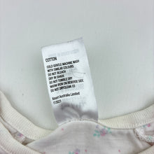 Load image into Gallery viewer, Girls Tiny Little Wonders, white cotton floral long sleeve top, hearts, GUC, size 00,  