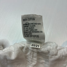 Load image into Gallery viewer, Girls Anko, white cotton floral broderie shorts, elasticated, GUC, size 8,  