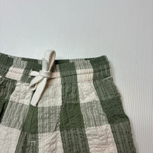 Load image into Gallery viewer, Unisex Target, checked crinkle cotton shorts, elasticated, GUC, size 3,  