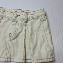 Load image into Gallery viewer, Girls Cotton On, cream denim skirt, elasticated, FUC, size 1-2,  