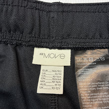 Load image into Gallery viewer, Unisex H&amp;M, lightweight sports / activewear shorts, elasticated, EUC, size 10-11,  