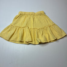 Load image into Gallery viewer, Girls KID, yellow crinkle cotton skirt, elasticated, GUC, size 7,  