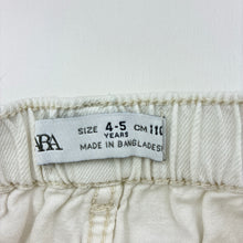 Load image into Gallery viewer, Unisex Zara, white denim jeans, elasticated, FUC, size 4-5,  