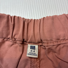 Load image into Gallery viewer, Unisex Uniqlo, salmon cotton shorts, elasticated, FUC, size 3-4,  