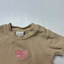 Load image into Gallery viewer, Girls Baby Berry, tan stretch cotton ribbed top, bow, FUC, size 00,  