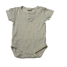 Load image into Gallery viewer, Unisex Baby Berry, beige organic cotton ribbed bodysuit, FUC, size 000,  
